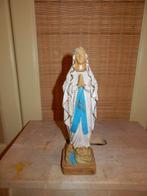 Maria van Lourdes met gevouwen handen::Hars 22 cm hoog., Ophalen of Verzenden