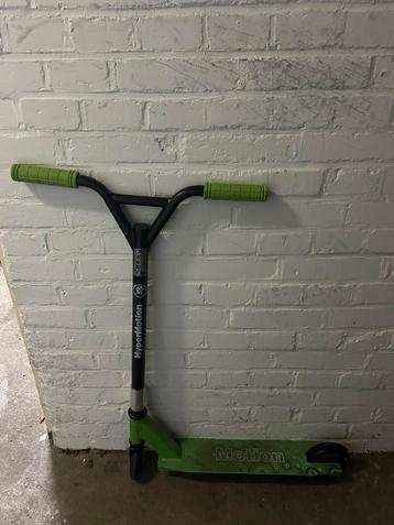STEP groen met zwart hypermotion beschikbaar voor biedingen