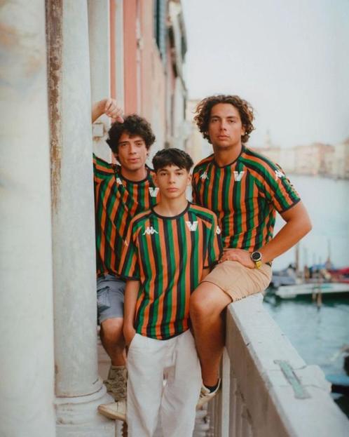 Nieuw met tags Venezia 2023/2024 maat M valt als maat S, Verzamelen, Sportartikelen en Voetbal, Nieuw, Shirt, Buitenlandse clubs