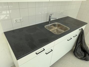 Bruynzeel keukenblad + spoelbak beschikbaar voor biedingen