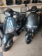 Vespa sprint 2017  met begrenser., Ophalen of Verzenden, Zo goed als nieuw, Benzine, Overige modellen