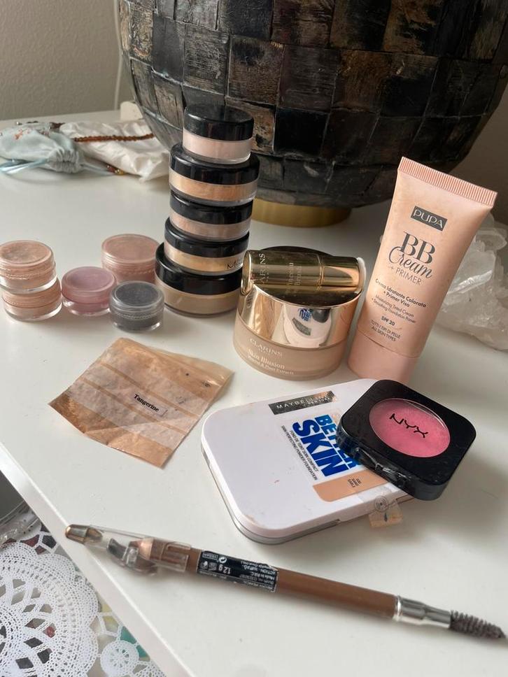 Minerale make up, div make up (zga en gebruikt), Sieraden, Tassen en Uiterlijk, Uiterlijk | Cosmetica en Make-up, Zo goed als nieuw