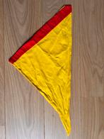Scouting das – geel met rode rand, Verzamelen, Scouting, Ophalen of Verzenden, Zo goed als nieuw, Kleding