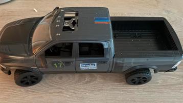 Bruder Ram 2500 Pick-up met Sportwagen beschikbaar voor biedingen