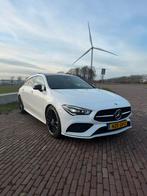 Mercedes-Benz CLA 200 d 150pk 8G-DCT 2020 Wit AMG line| PANO, Auto's, Mercedes-Benz, CLA, Zwart, 4 cilinders, Alcantara