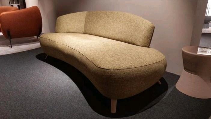 Showroommodel Montel Divan, Huis en Inrichting, Banken | Sofa's en Chaises Longues, Nieuw, Eenpersoons, Stof, Ophalen