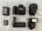 Nikon D90 18-105mm + 50mm + flash SB-700 + grip, 2 batteries, Spiegelreflex, Ophalen of Verzenden, Zo goed als nieuw, Nikon