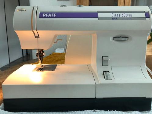 Pfaff naaimachine  classicstyle  type 1525 ( zgan), Hobby en Vrije tijd, Naaimachines en Toebehoren, Zo goed als nieuw, Naaimachine