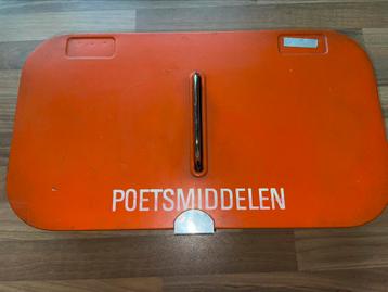 stalen doos, vintage, poetsmiddelen beschikbaar voor biedingen