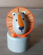 NIEUW HOUTEN DRUKPOPPETJE LEEUW, Verzenden, Nieuw, Overige typen