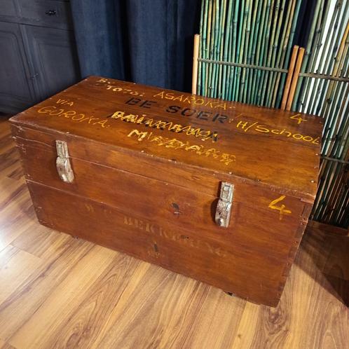 Oude Scheepskist Nieuw Guinea Asaroka Highschool Bé Soer, Huis en Inrichting, Woonaccessoires | Kisten, Gebruikt, Minder dan 50 cm