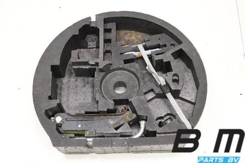Gereedschaphouder met krik en gereedschap Volkswagen Golf 5, Auto-onderdelen, Klein materiaal, Gebruikt