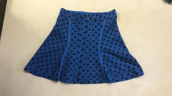 Nieuw rokje HeArt Xl blauw met zwarte stippen., Kleding | Dames, Rokken, Nieuw, Maat 46/48 (XL) of groter, Blauw, Knielengte, Ophalen