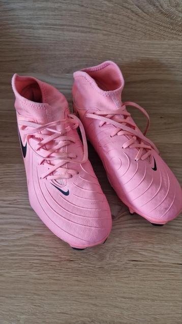 Nike Phantom Luna  beschikbaar voor biedingen