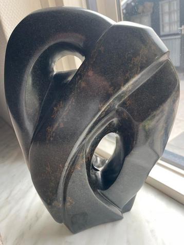 Abstract Stenen Sculptuur massieve serpentijnsteen. beschikbaar voor biedingen