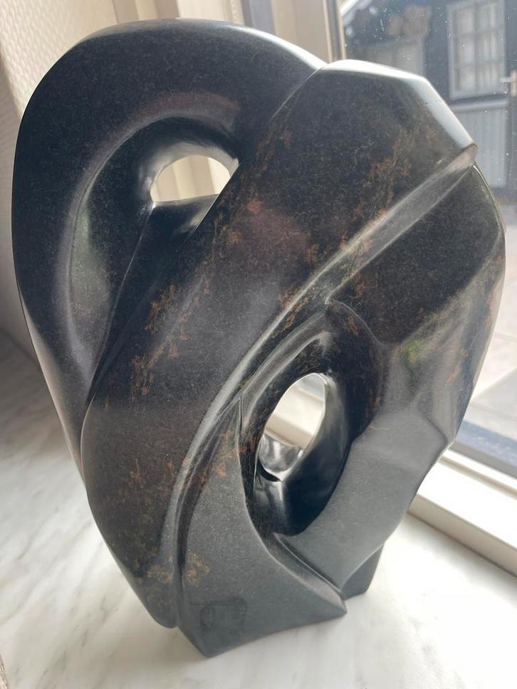 Abstract Stenen Sculptuur massieve serpentijnsteen., Antiek en Kunst, Kunst | Beelden en Houtsnijwerken, Ophalen of Verzenden