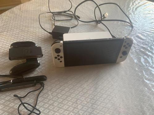 Nintendo Switch (Oled) met toebehoren, Spelcomputers en Games, Spelcomputers | Nintendo Switch, Zo goed als nieuw, Switch OLED