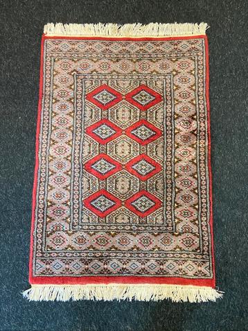 Vintage tapijtje jaren 80 Pakistan 100% wol  handgeknoopt beschikbaar voor biedingen