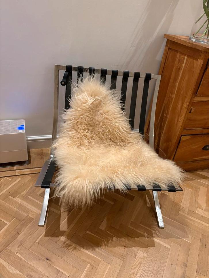 Barcelona Chair zonder kussens, Huis en Inrichting, Stoelen, Gebruikt, Eén, Metaal, Zwart, Ophalen