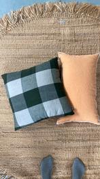 Twee nieuwe kussens van het merk Hk living, Huis en Inrichting, Woonaccessoires | Kussens, Ophalen, Zo goed als nieuw, Vierkant