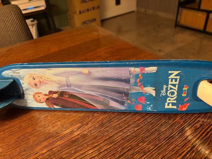 Frozen Kinderstep Smoby - Verstelbaar - Frozen, Kinderen en Baby's, Speelgoed | Buiten | Voertuigen en Loopfietsen, Gebruikt, Overige typen