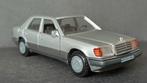 Mercedes Benz W124 Facelift Grijs 1:35 Cursor Pol, Hobby en Vrije tijd, Modelauto's | Overige schalen, Verzenden, Zo goed als nieuw