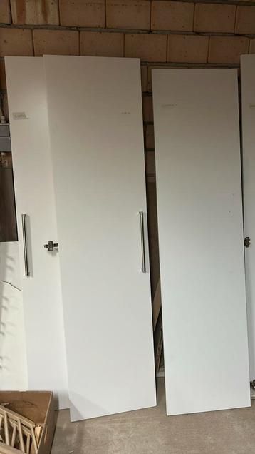Pax deur wit (3) met handgreep en scharnieren 201cmx50cm beschikbaar voor biedingen