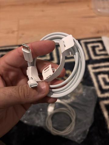 USB-C naar Lightning Kabel - Zo goed als nieuw! beschikbaar voor biedingen
