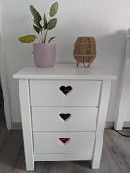 Cute nachtkastje wit met hartje (Vipack Amori), Minder dan 75 cm, Zo goed als nieuw, Minder dan 50 cm, Ophalen