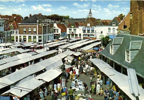 Amersfoort, Markt - volk kramen - 1980 gelopen, Verzamelen, Ansichtkaarten | Nederland, Ongelopen, Utrecht, 1980 tot heden, Ophalen of Verzenden