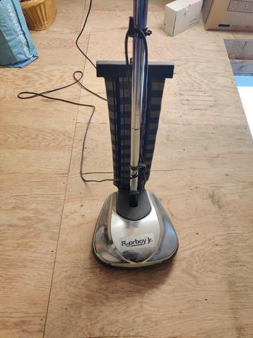 floor boy beschikbaar voor biedingen