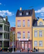 Kibri 38393 H0 Stadhuis met ijssalon-bakkerij in Dusseldorf, Hobby en Vrije tijd, Modeltreinen | H0, Ophalen of Verzenden, Gelijkstroom of Wisselstroom