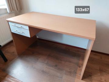 Bureau 133x67cm