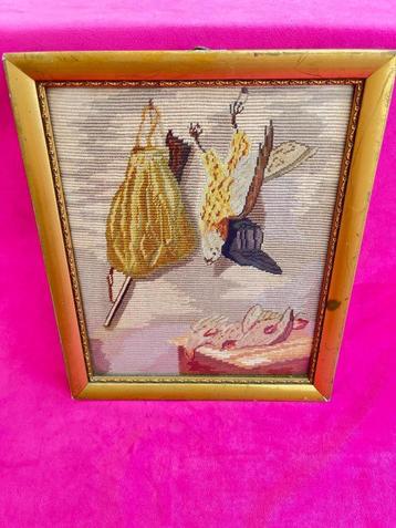 Oud geborduurd schilderijtje , schilderij met lijst beschikbaar voor biedingen