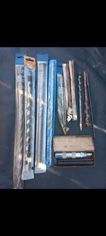 Boor set met slagschroevendraaier beschikbaar voor biedingen