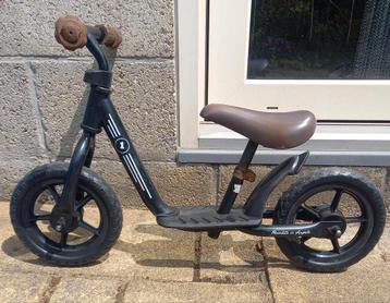 Loopfietsje te koop beschikbaar voor biedingen