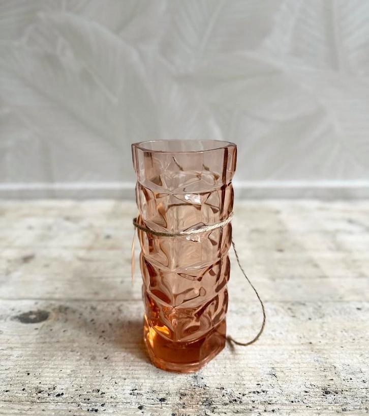 Vintage luminarc vaasje roze, Verzamelen, Glas en Borrelglaasjes, Zo goed als nieuw, Overige typen, Ophalen of Verzenden