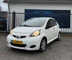 Toyota Aygo 1.0 2011 Wit / AIRCO / 5 DEURS / NAP!, Auto's, Voorwielaandrijving, Stof, Radio, 4 stoelen