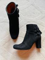 Mooie Chie Mihara suede enkellaarsjes, maat 38 🤩, Kleding | Dames, Zwart, Lage of Enkellaarzen, Ophalen of Verzenden, Zo goed als nieuw