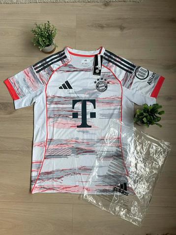 Bayern München 2025/26 Uitshirt Olise #17 - Maat M beschikbaar voor biedingen
