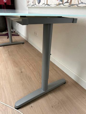Ikea galant bureau met glazen blad - afbeelding 4
