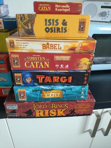 Verschillende 999 bordspellen en LOTR Risk. 