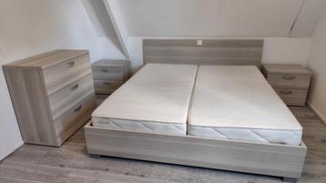 Complete slaapkamer set 180x200 beschikbaar voor biedingen