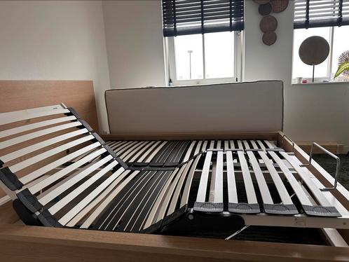 IKEA bed 180x200 met elektrische lattenbodems, Huis en Inrichting, Slaapkamer | Bedden, Gebruikt, Tweepersoons, 160 cm, 200 cm