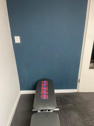 Fitniss bank beschikbaar voor biedingen