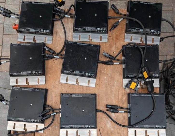 7x Enphase M250 micro omvormer, Hobby en Vrije tijd, Elektronica-componenten, Gebruikt, Ophalen of Verzenden