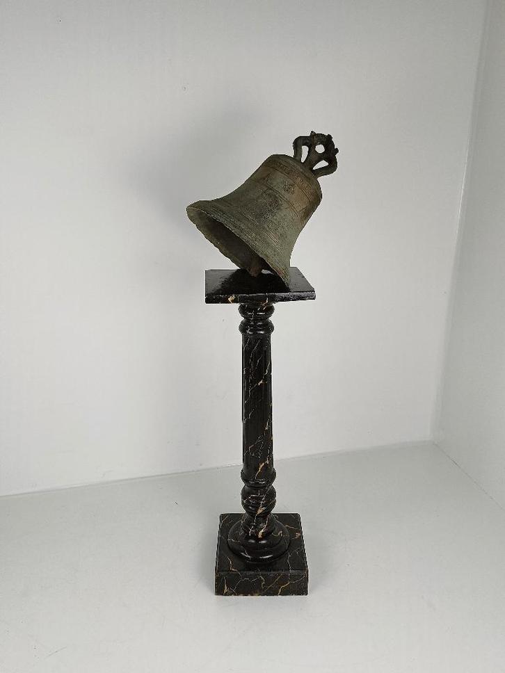 Geweldige Antieke bronze Kerkbel Anno 1679, Antiek en Kunst, Antiek | Koper en Brons, Brons, Ophalen