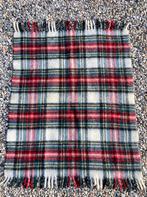 Kleine wollen deken Aabe voor wieg of wandelwagen met franje, Huis en Inrichting, Woonaccessoires | Plaids en Woondekens, Ophalen of Verzenden
