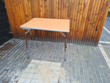 Campingtafel klaptafel  beschikbaar voor biedingen