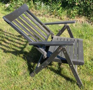 Praktische tuinset met 4 verstelbare stoelen en tafel beschikbaar voor biedingen